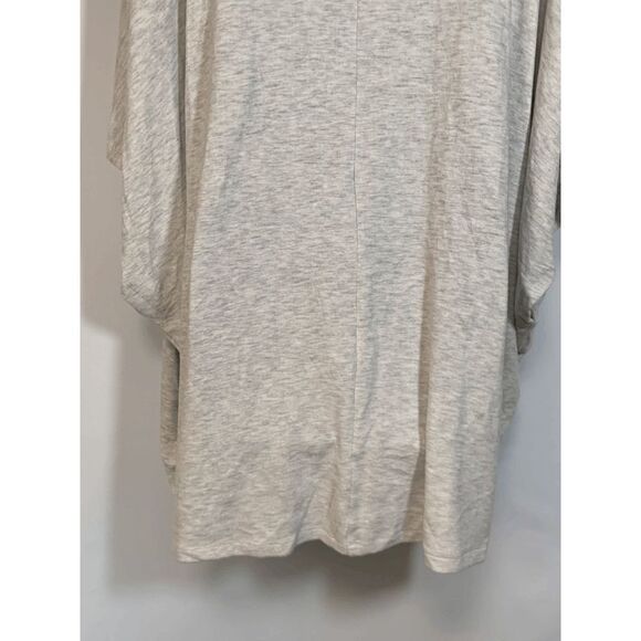 Cupcakes and Cashmere Women’s Open Front Batwing Shrug Sweater Gray Size Small - Picture 6 of 10